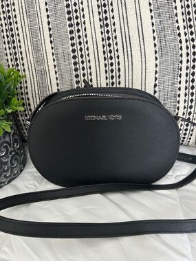 MICHAEL KORS Jet Set Black Saffiano Oval Crossbody Bag NWOT